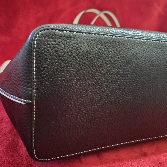 Tory Burch Perry Two-Tone Black and White Large Leather Tote with Tassel - Picture 10 of 16